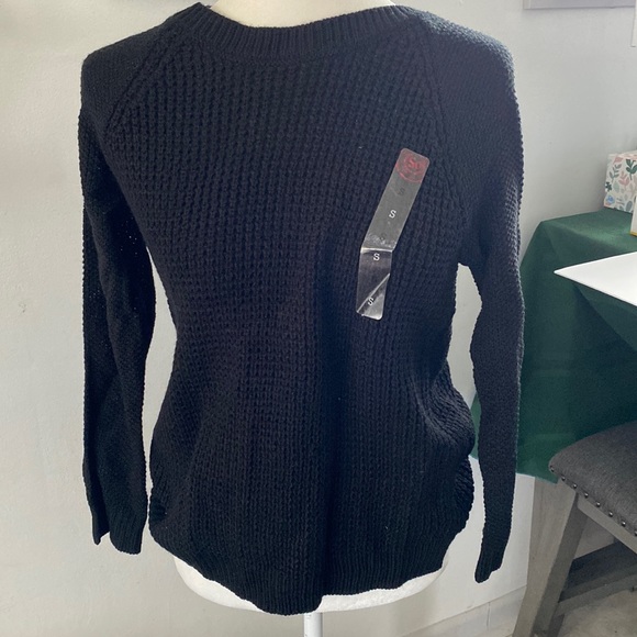 SO Tops - Black sweater